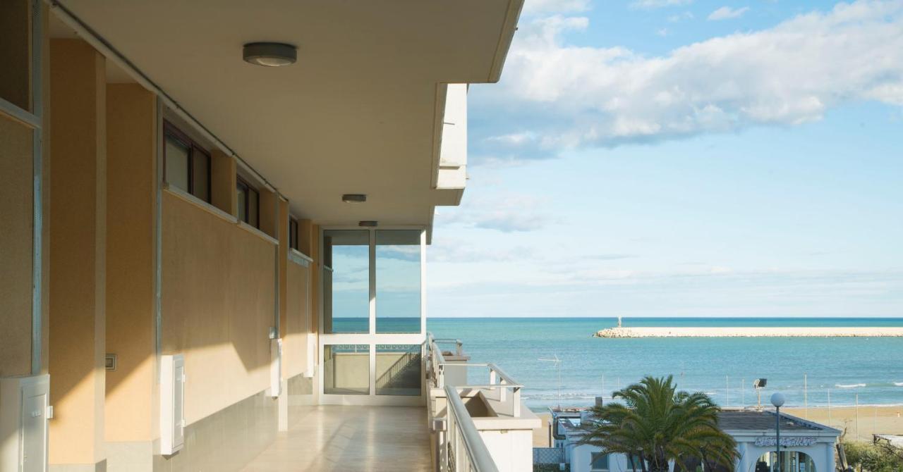 I Suoni Del Mare Apartment Porto San Giorgio Exterior foto