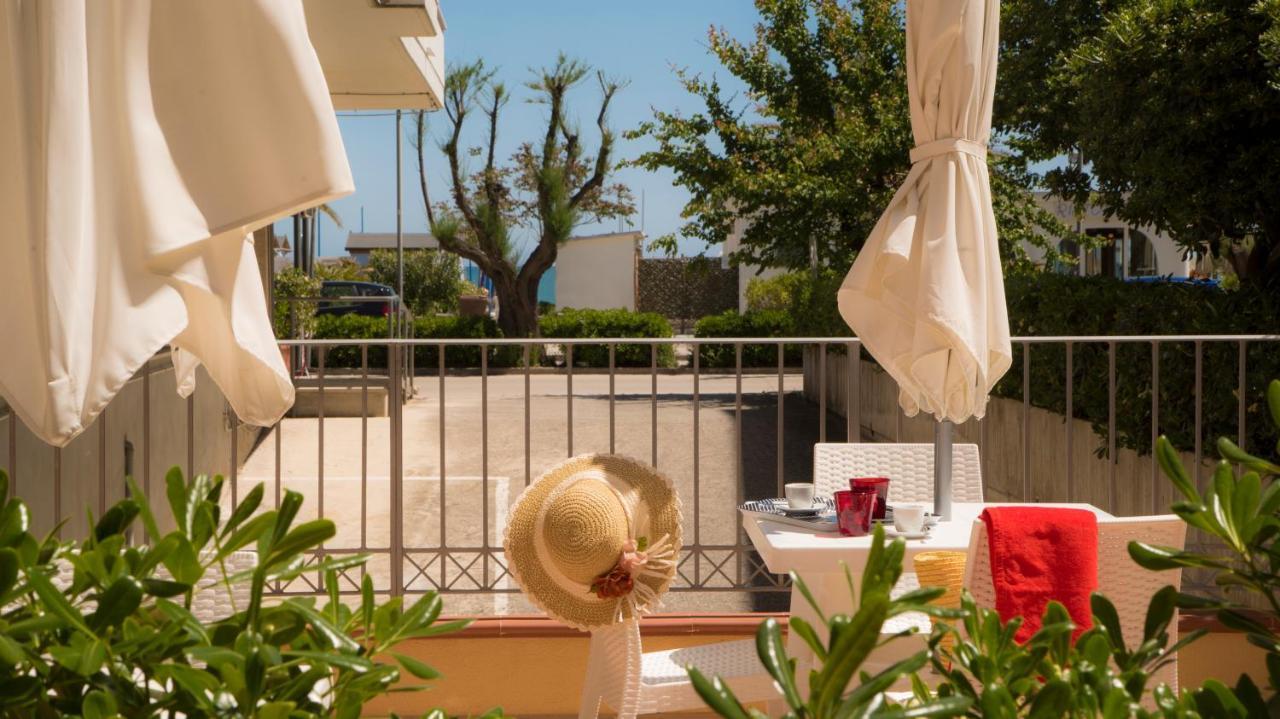 I Suoni Del Mare Apartment Porto San Giorgio Exterior foto