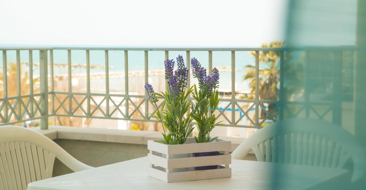 I Suoni Del Mare Apartment Porto San Giorgio Exterior foto