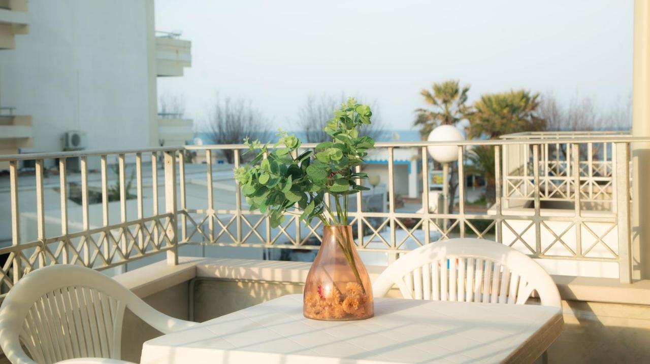 I Suoni Del Mare Apartment Porto San Giorgio Exterior foto