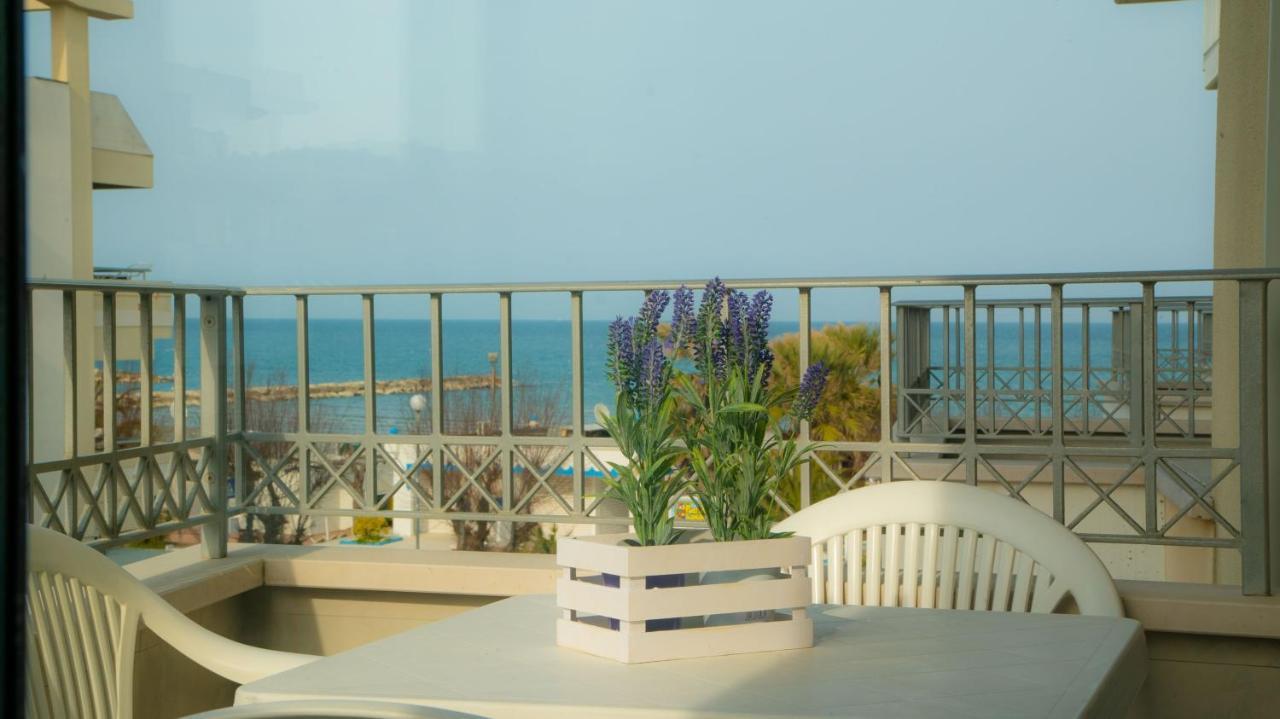I Suoni Del Mare Apartment Porto San Giorgio Exterior foto